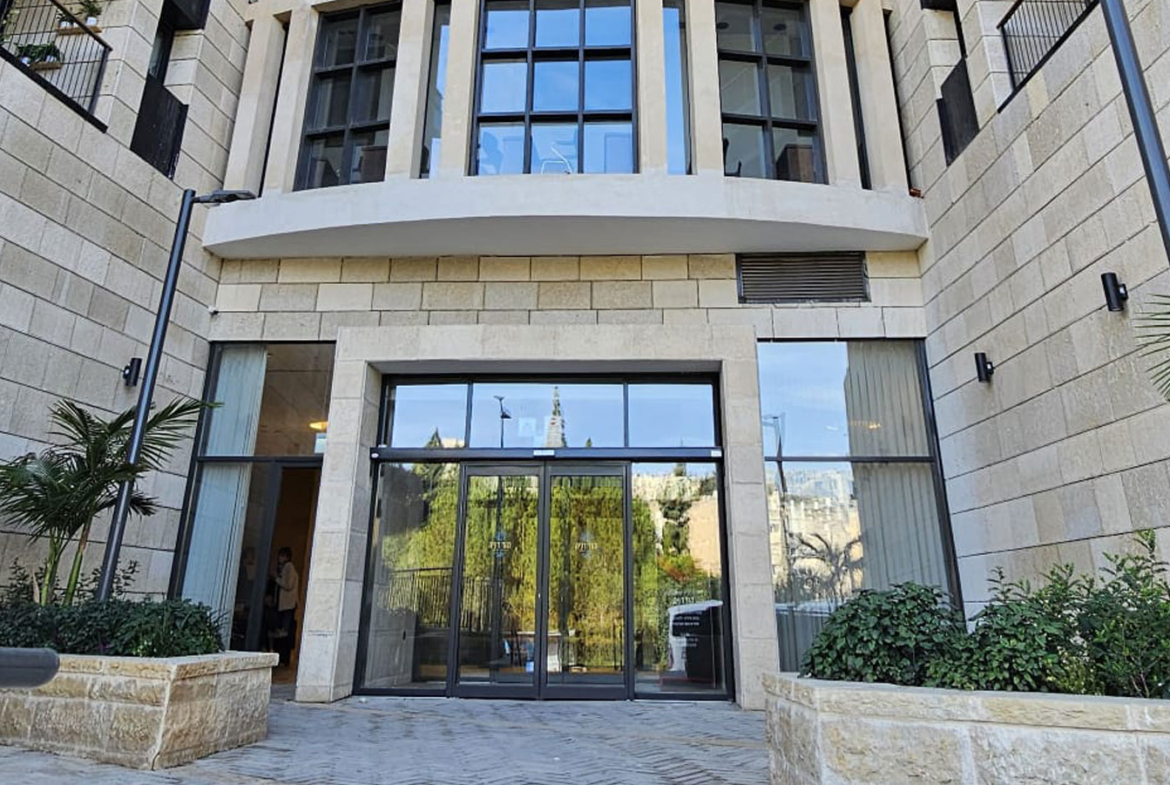 דירה להשכרה בירושלים בדיור מוגן הוד דניה - ייעוץ ותיווך נדל"ן בירושלים והסביבה